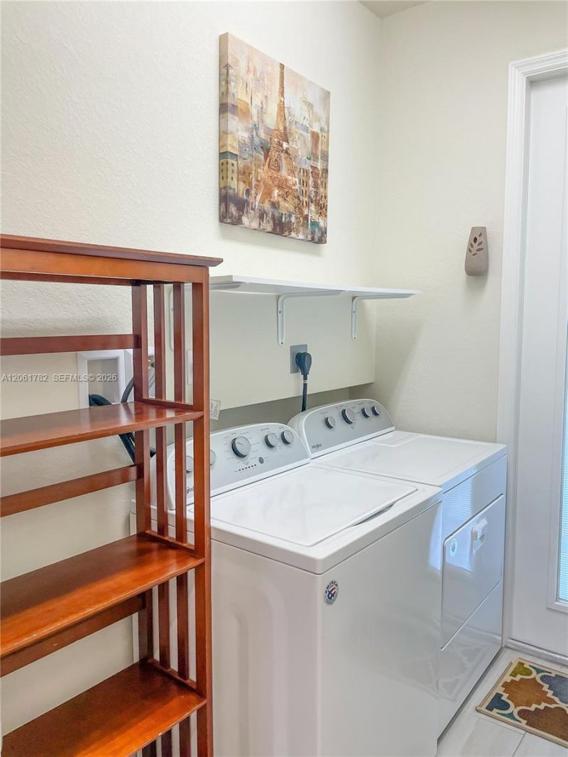 5100 Eucalyptus Dr , Unit 2, Hollywood, FL 33021 Photo