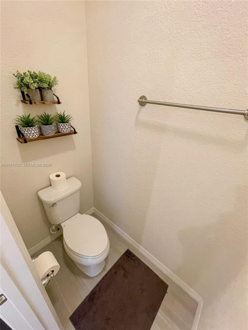 5100 Eucalyptus Dr , Unit 2, Hollywood, FL 33021 Photo