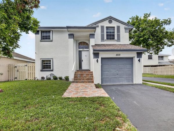 3717 NW 107th Way , Sunrise, FL 33351
