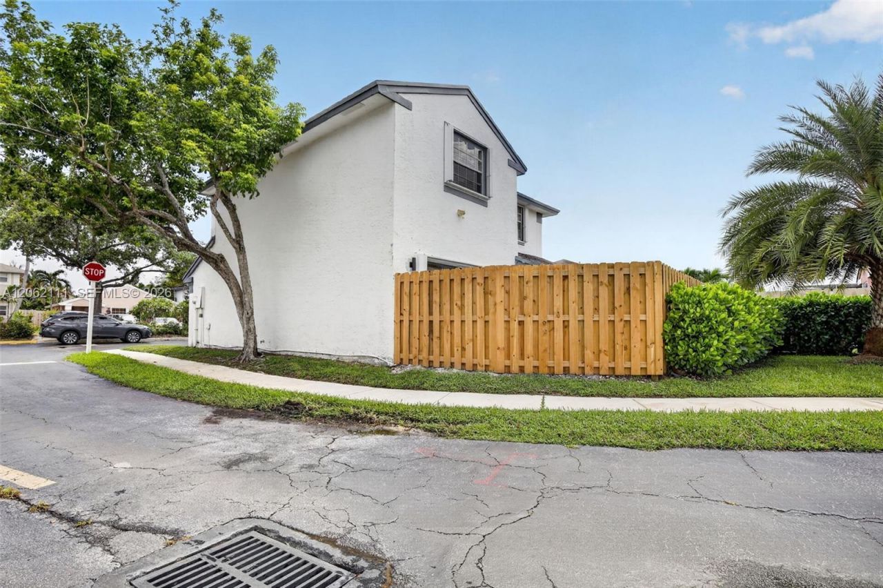 3717 NW 107th Way, Sunrise, FL 33351 Photo