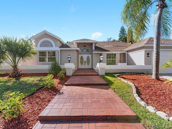 1703 Golfside Village Dr , Lehigh Acres, FL 33196