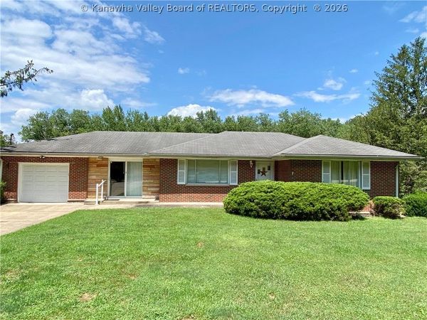 197 SYCAMORE CREEK Road, Ripley, WV 25271