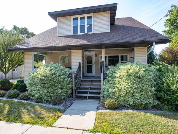 1007 E MAIN STREET, Little Chute, WI 54140