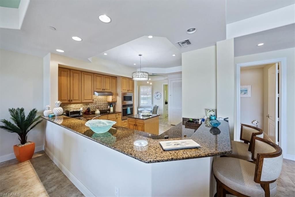 580 Avellino Isles Cir, Unit 18102, Naples, FL 34119 Photo