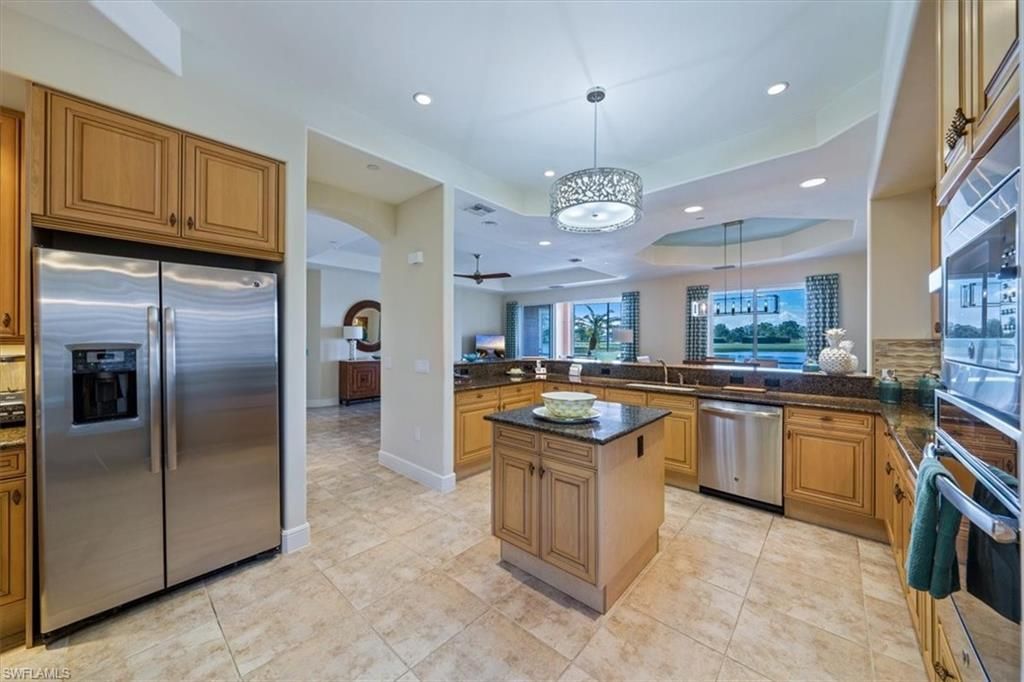 580 Avellino Isles Cir, Unit 18102, Naples, FL 34119 Photo