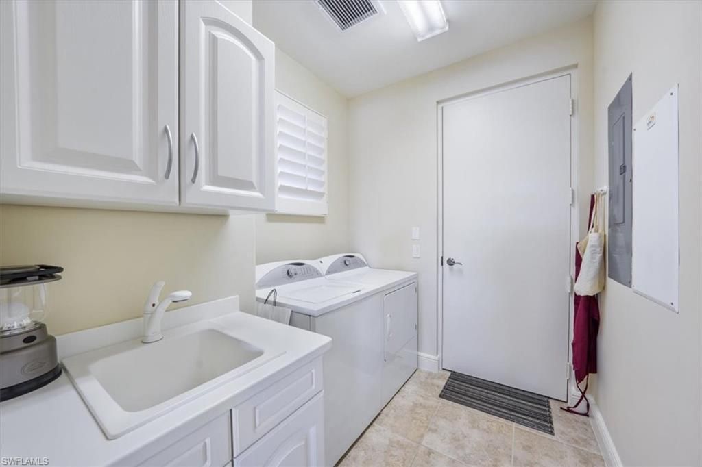 580 Avellino Isles Cir, Unit 18102, Naples, FL 34119 Photo