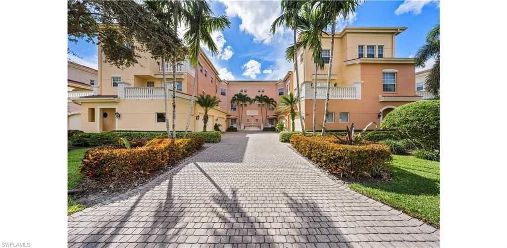 580 Avellino Isles Cir, Unit 18102, Naples, FL 34119 Photo