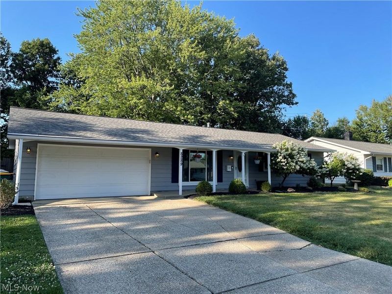 8289 Findley Drive , Mentor, OH 44060 Photo 3