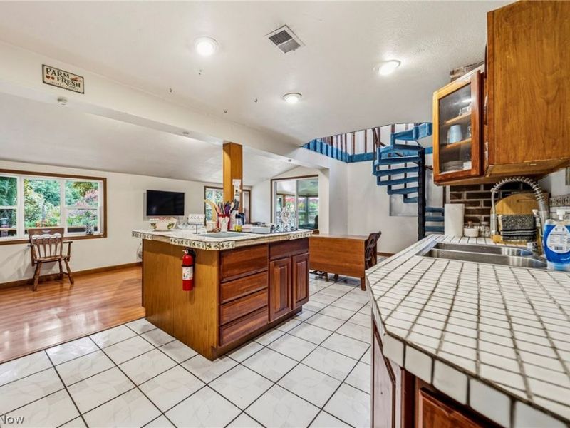 14512 N Rider Road , Burton, OH 44021 Photo 6