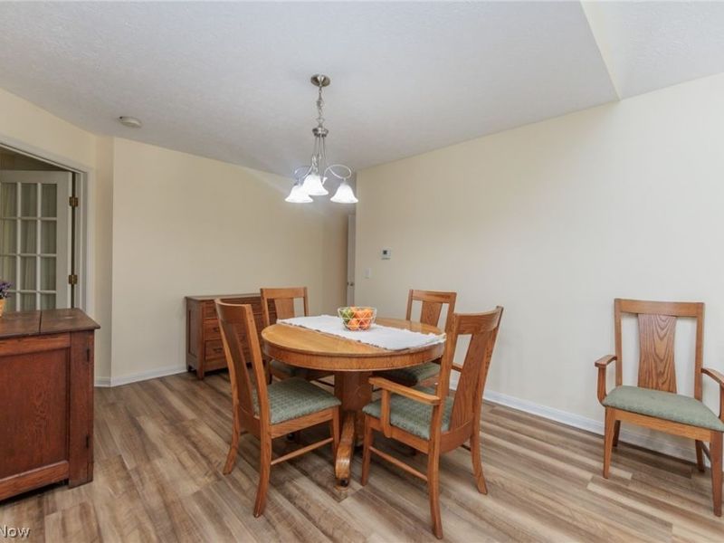 5211 Parkhurst Drive , Sheffield Village, OH 44054 Photo 11