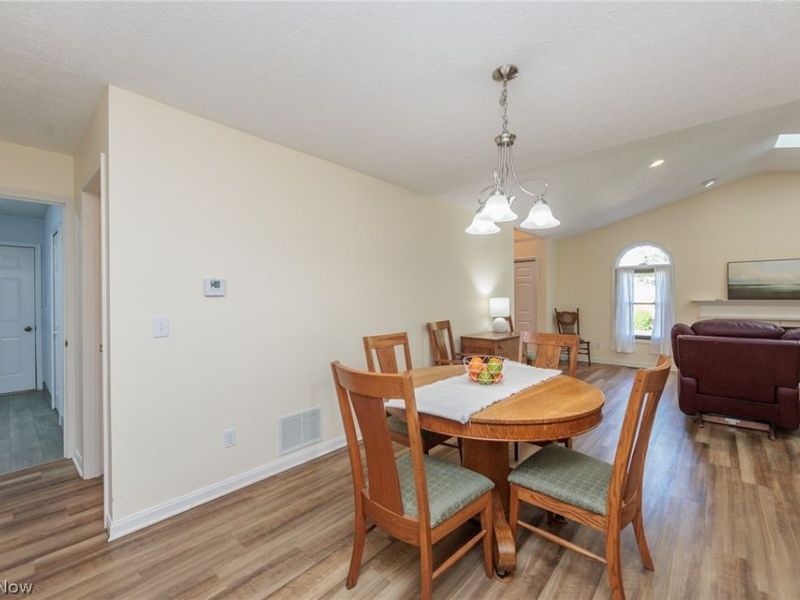 5211 Parkhurst Drive , Sheffield Village, OH 44054 Photo 12