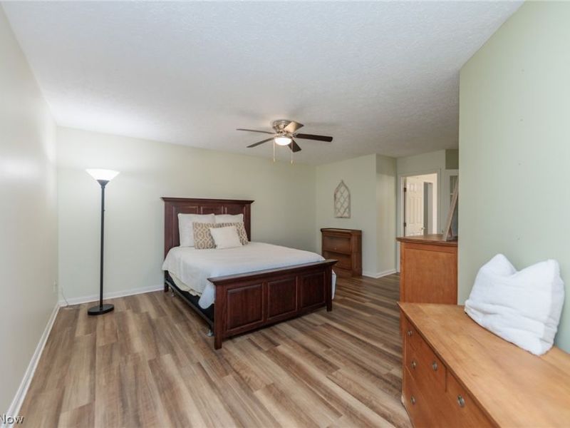 5211 Parkhurst Drive , Sheffield Village, OH 44054 Photo 18