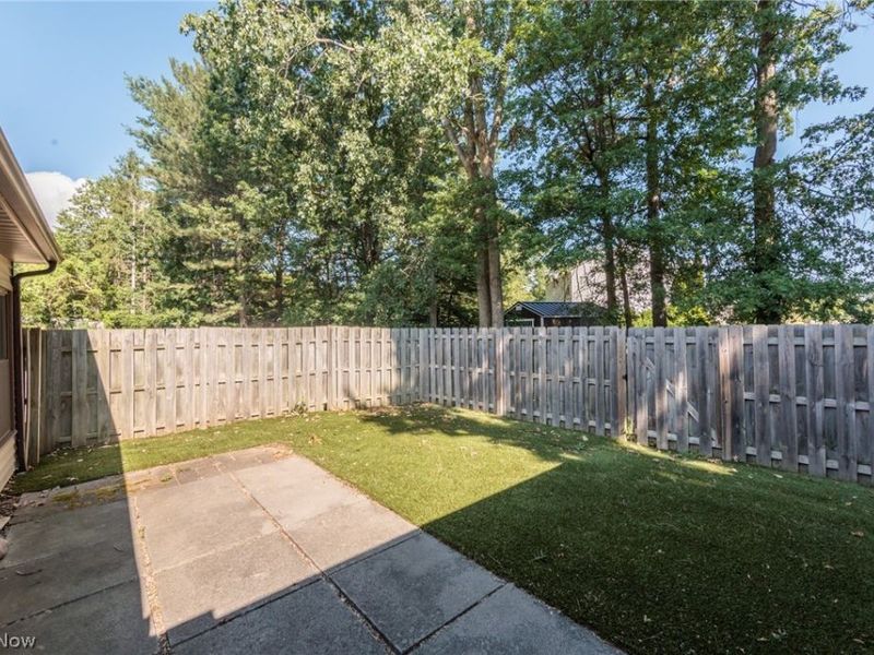 5211 Parkhurst Drive , Sheffield Village, OH 44054 Photo 23