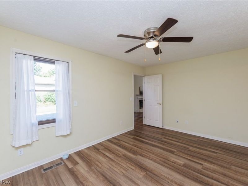 5211 Parkhurst Drive , Sheffield Village, OH 44054 Photo 6