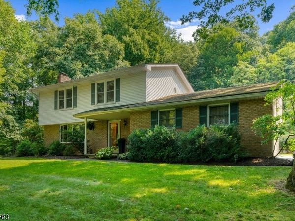 530 Bellwood Park Rd, Bethlehem, NJ 08802
