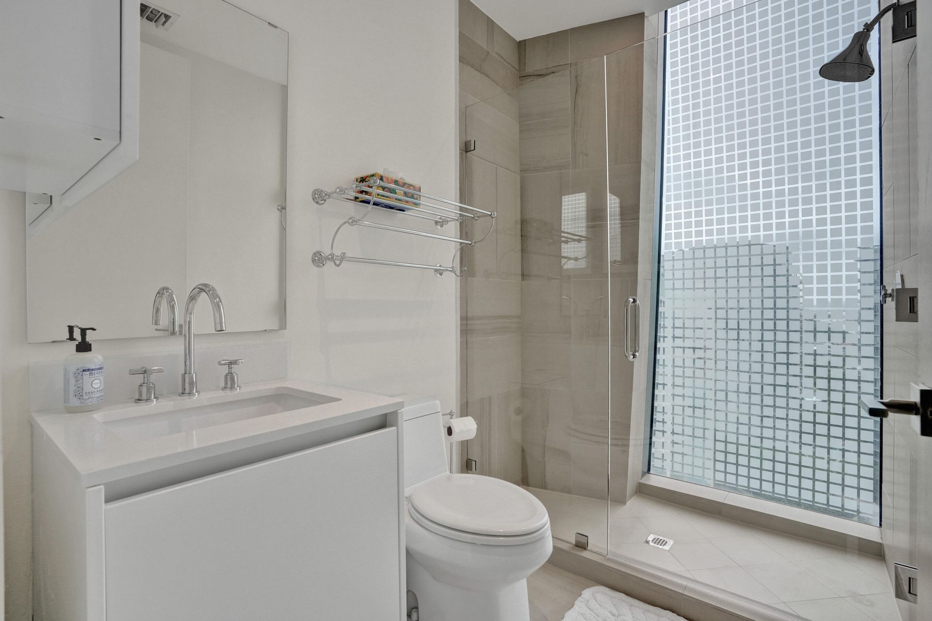 2831 S Bayshore Drive, Unit 2204, Miami, FL 33133 Photo