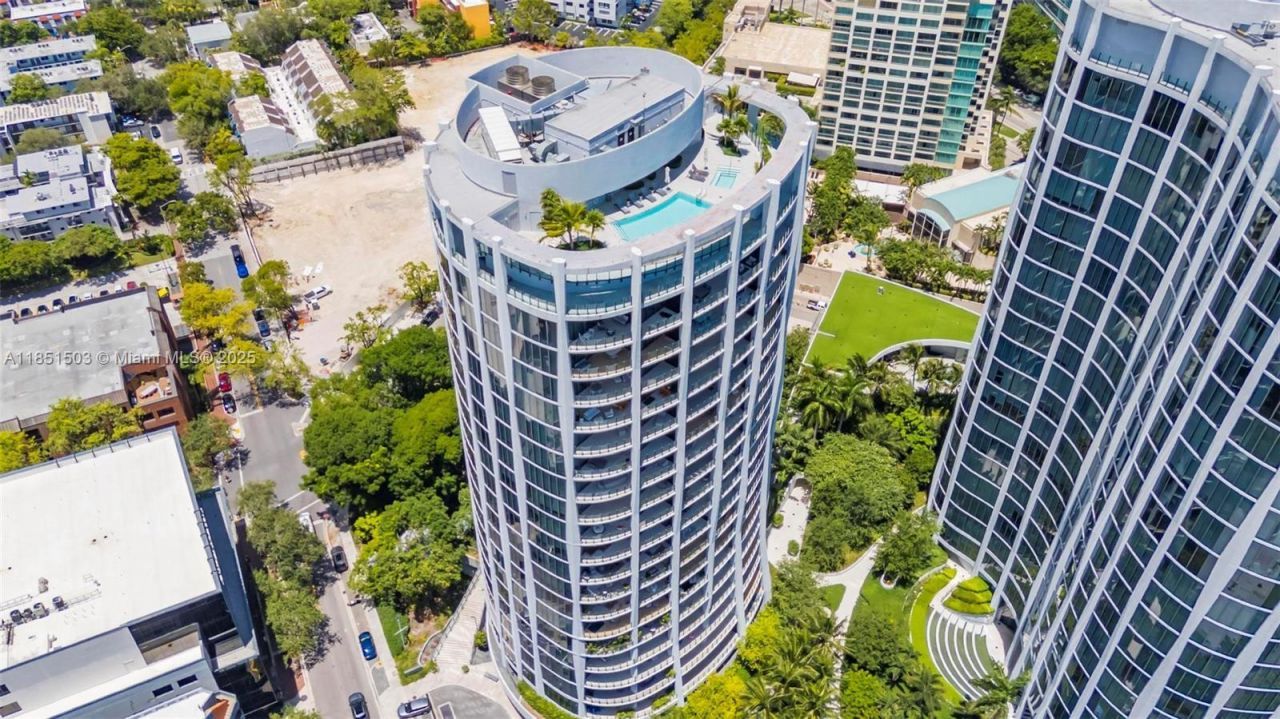 2831 S Bayshore Drive, Unit 2204, Miami, FL 33133 Photo