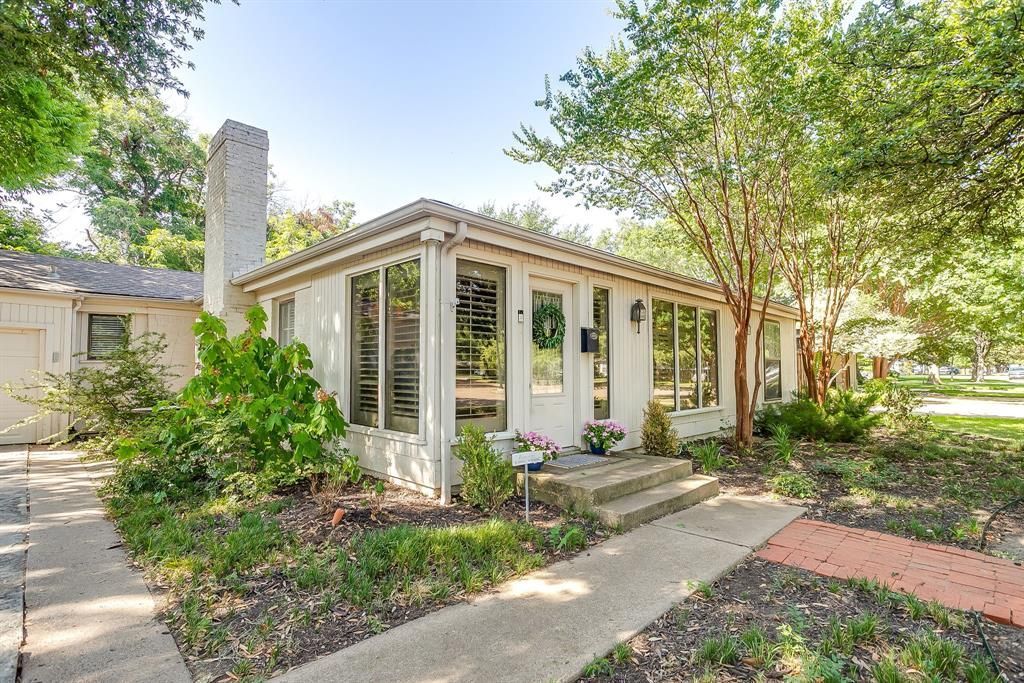 6305 Locke Avenue, Fort Worth, TX 76116 Main Photo