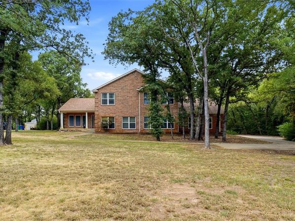 950 E Oak Shores Drive, Cross Roads, TX 76227