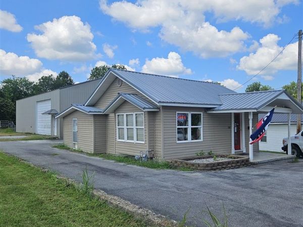 702 E Main Street , Glasgow, KY 42141