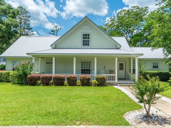 322 Crescent Drive, DeFuniak Springs, FL 32435