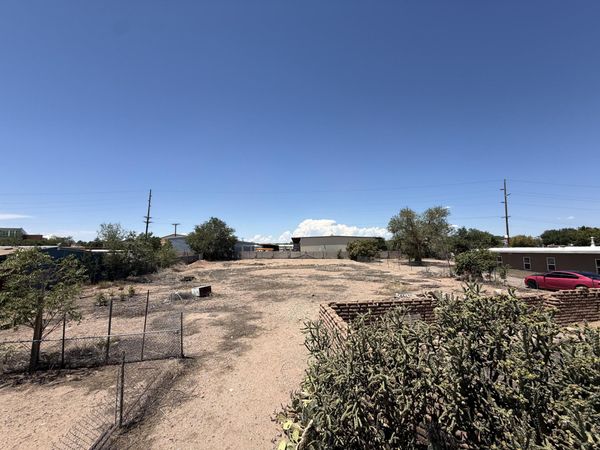 1315 15th Street NW, Albuquerque, NM 87104