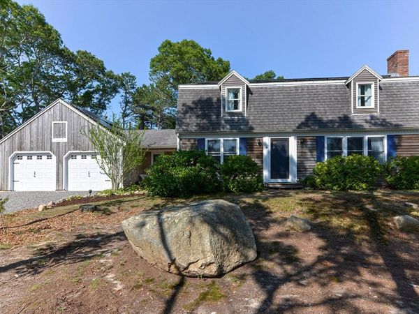 88 Perry Rd, Falmouth, MA 02556