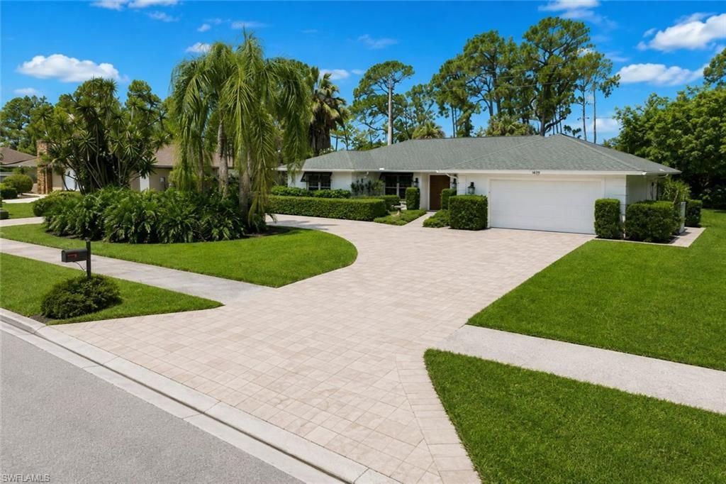 1839 Imperial Golf Co Blvd, Naples, FL 34110 Photo