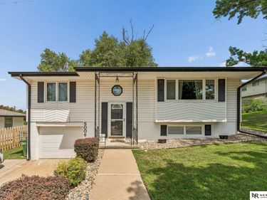 5006 Trail Creek Avenue, Omaha, NE 68157