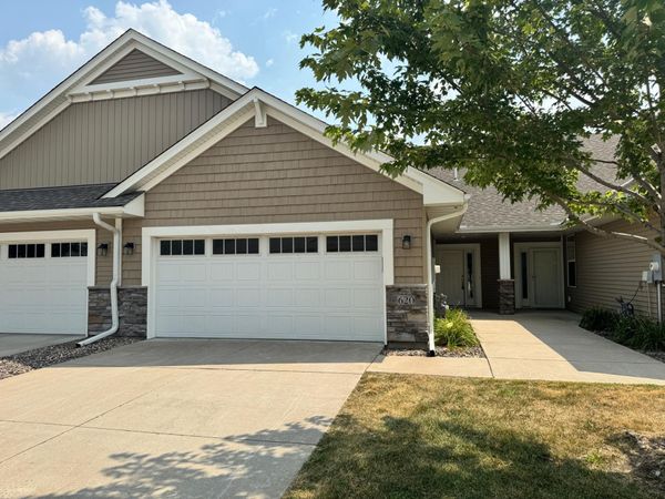 620 Liberty Way, Vadnais Heights, MN 55127