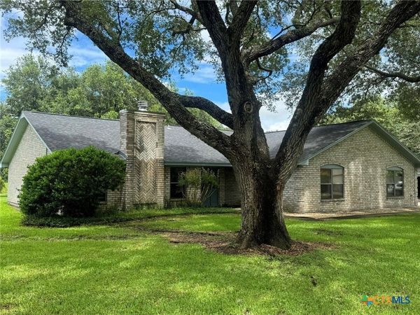 4 Shantilly Lane , Bay City, TX 77414