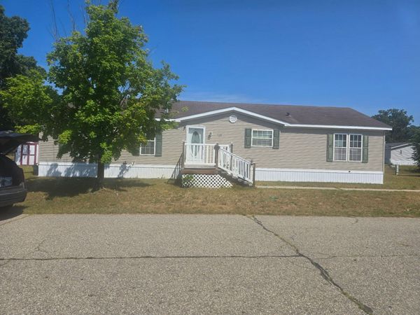 726 Strawberry Lane, Muskegon, MI 49442