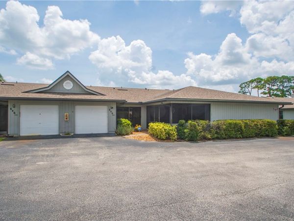 646 Centre Court SW, Unit 102, Vero Beach, FL 32962