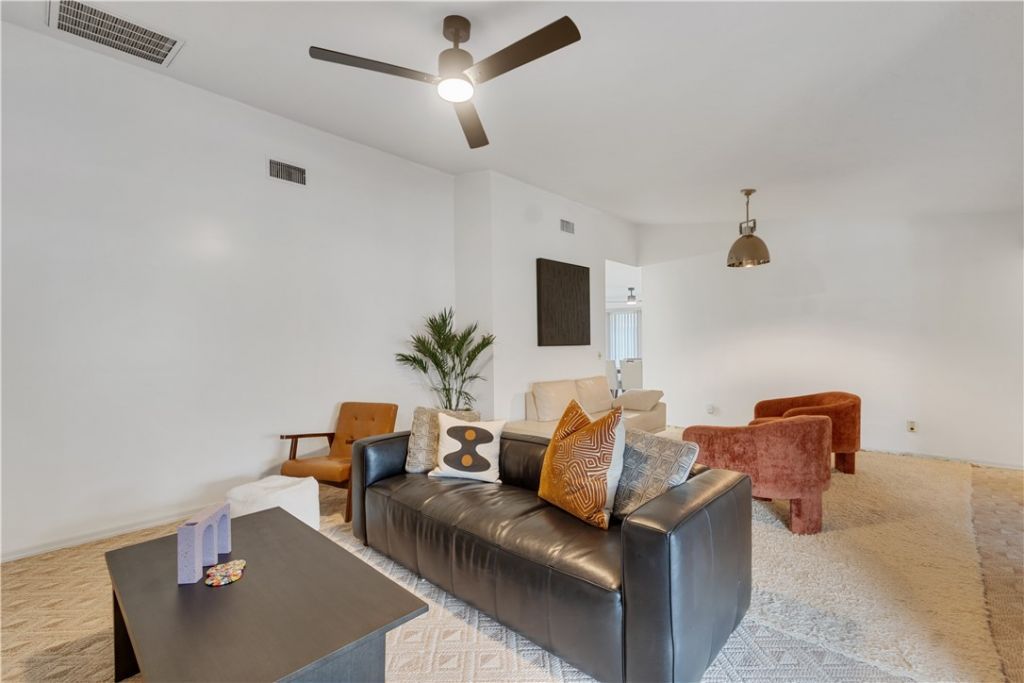 646 Centre Court Sw, Unit 102, Vero Beach, FL 32962 Photo