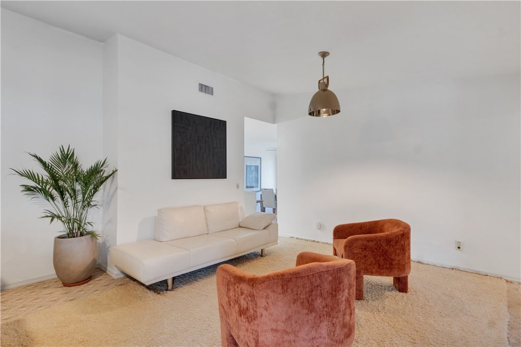 646 Centre Court Sw, Unit 102, Vero Beach, FL 32962 Photo
