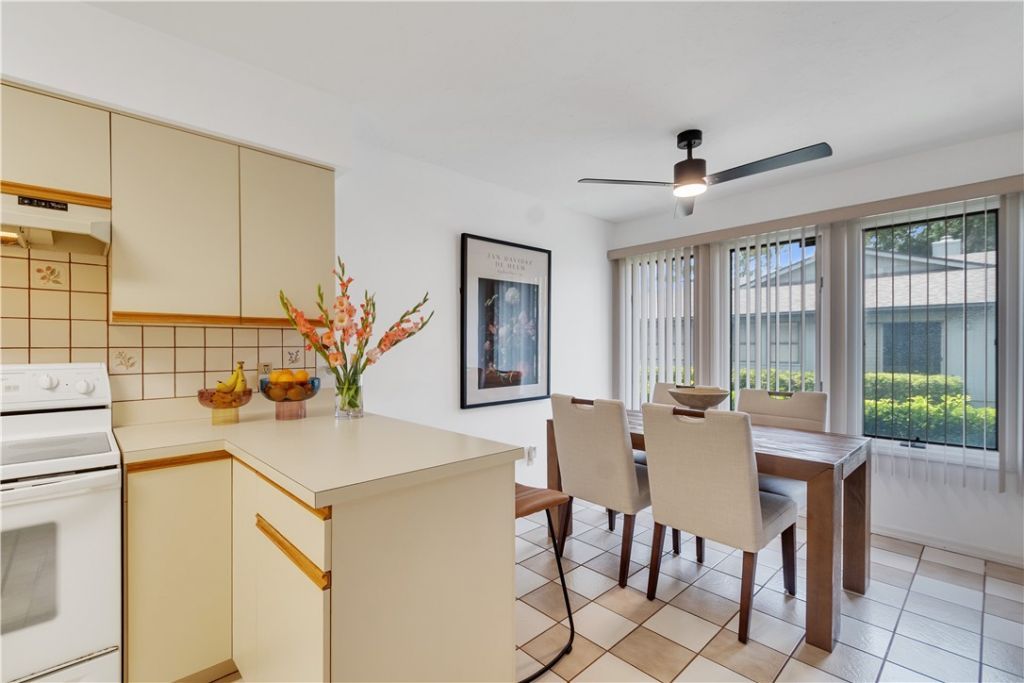 646 Centre Court Sw, Unit 102, Vero Beach, FL 32962 Photo