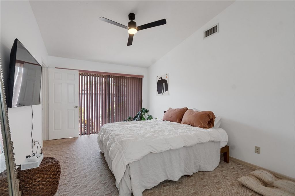646 Centre Court Sw, Unit 102, Vero Beach, FL 32962 Photo