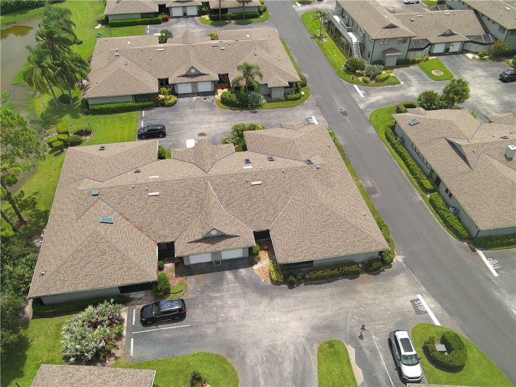 646 Centre Court Sw, Unit 102, Vero Beach, FL 32962 Photo