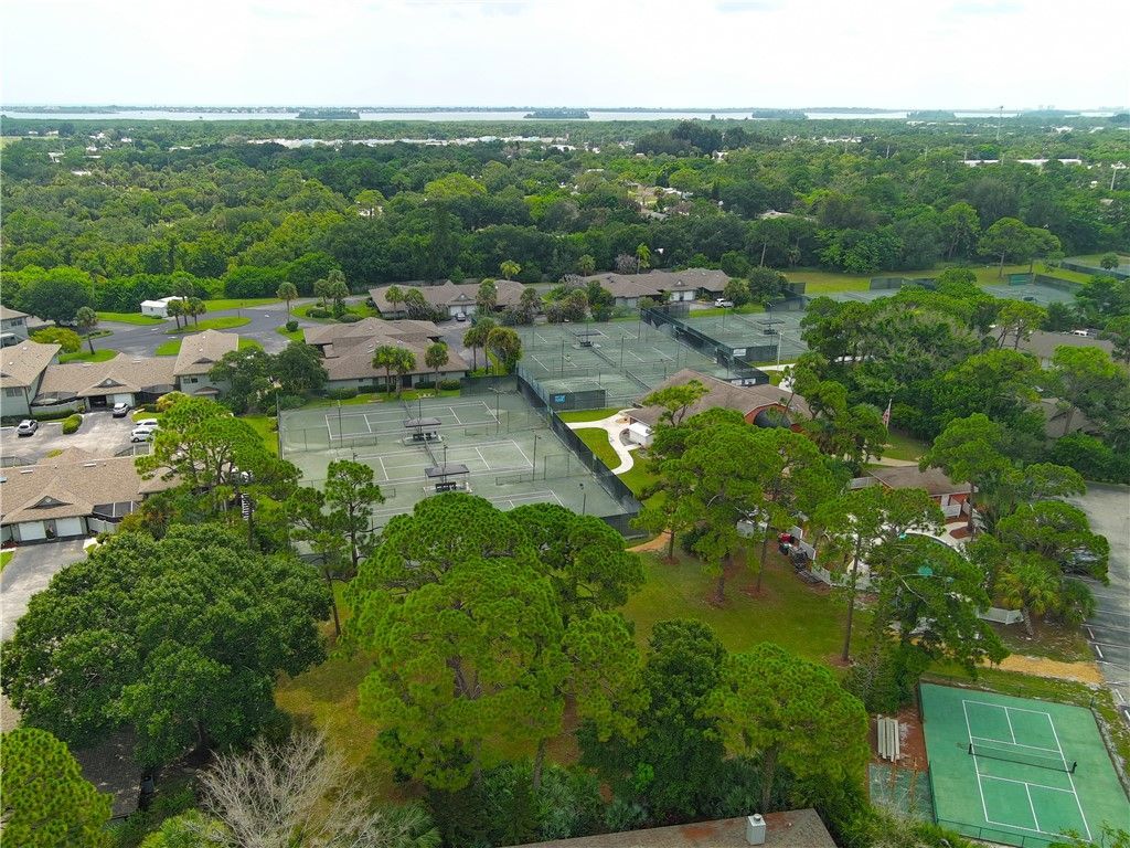 646 Centre Court Sw, Unit 102, Vero Beach, FL 32962 Photo