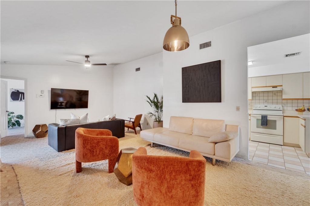 646 Centre Court Sw, Unit 102, Vero Beach, FL 32962 Photo