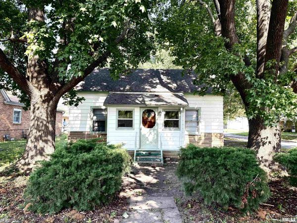 700 N 17TH Street, Herrin, IL 62948
