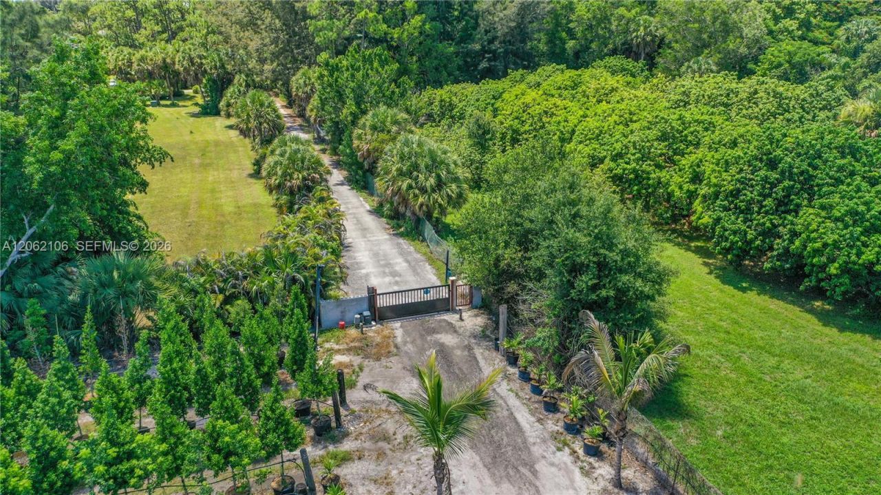 2587 E Rd , Loxahatchee, FL 33470 Photo