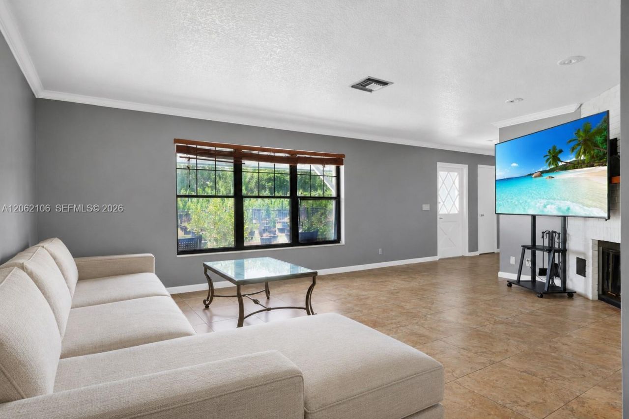 2587 E Rd , Loxahatchee, FL 33470 Photo