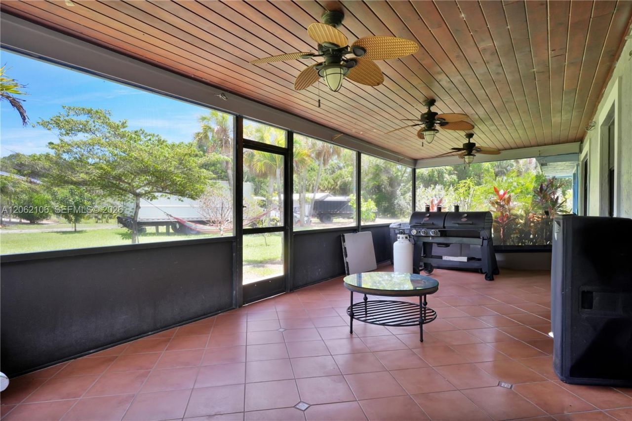 2587 E Rd , Loxahatchee, FL 33470 Photo
