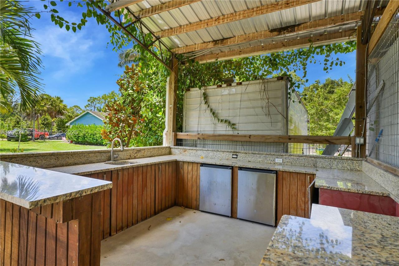 2587 E Rd , Loxahatchee, FL 33470 Photo