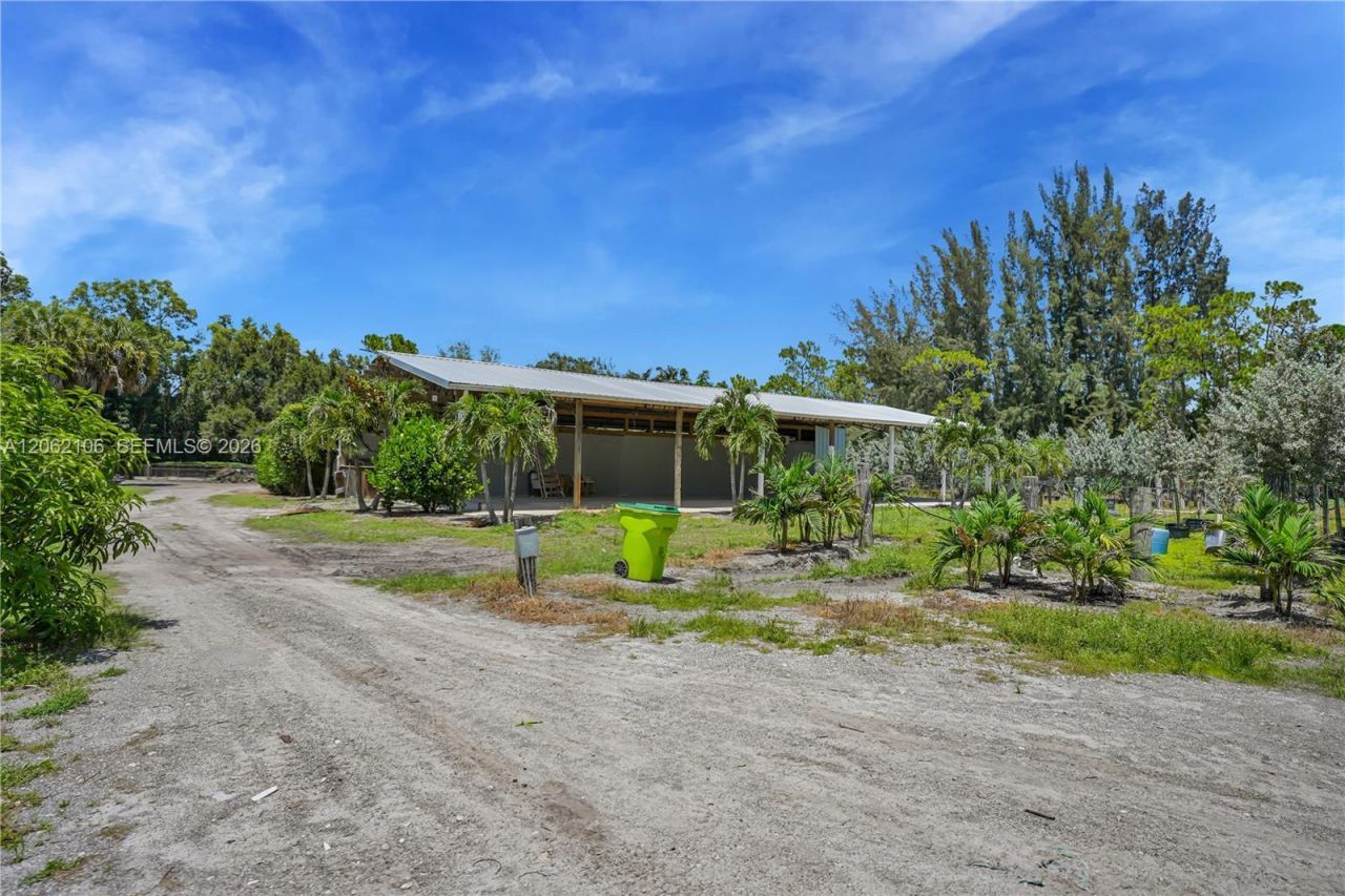 2587 E Rd , Loxahatchee, FL 33470 Photo