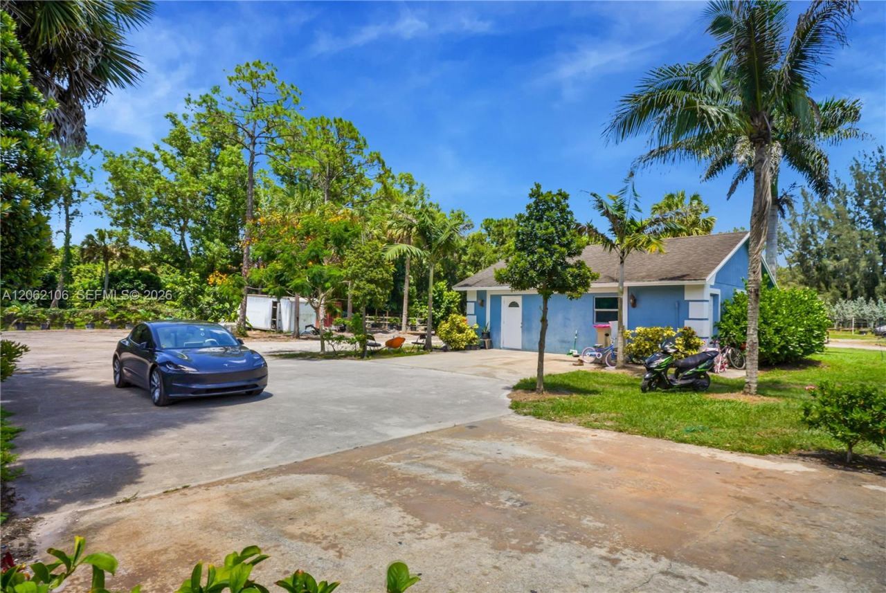 2587 E Rd , Loxahatchee, FL 33470 Photo
