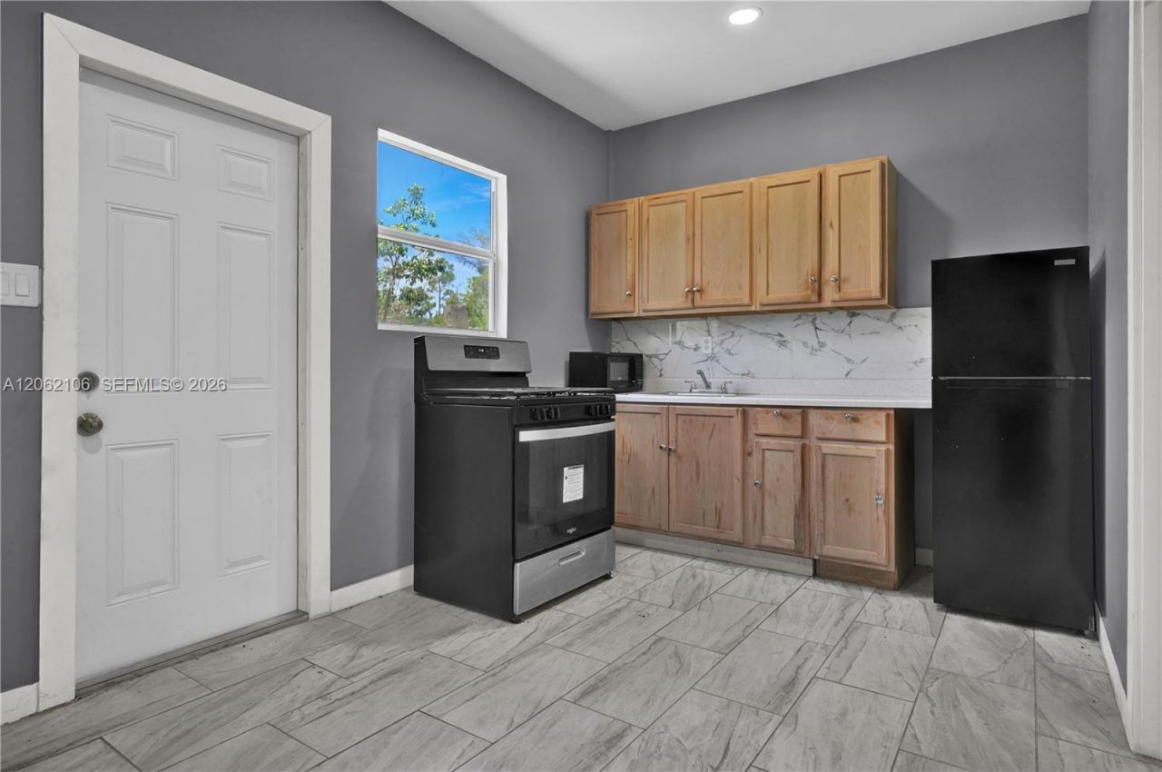 2587 E Rd , Loxahatchee, FL 33470 Photo