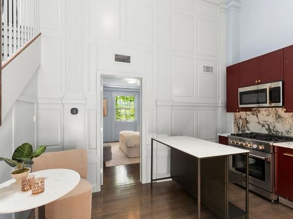 7 Crombie St, Unit 10, Salem, MA 01970