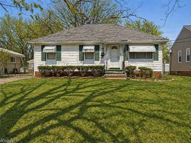 16241 Glenburn Avenue , Maple Heights, OH 44128